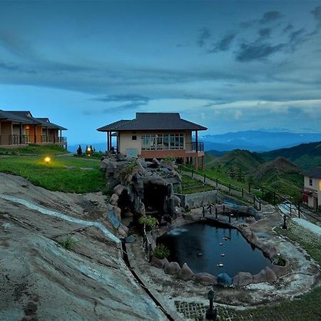 Dream World Resort Kampong Kundassan Екстериор снимка