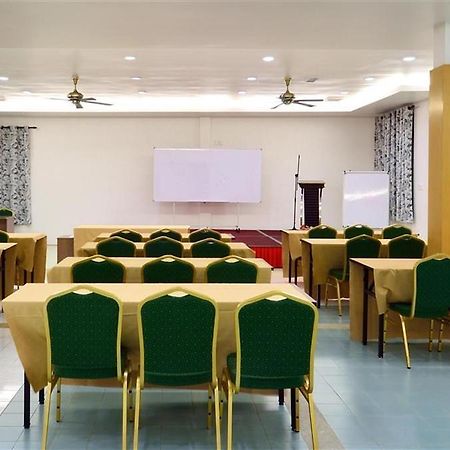 Dream World Resort Kampong Kundassan Екстериор снимка